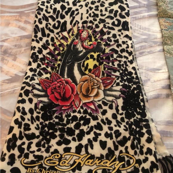Ed Hardy Scarf - Picture 5 of 10